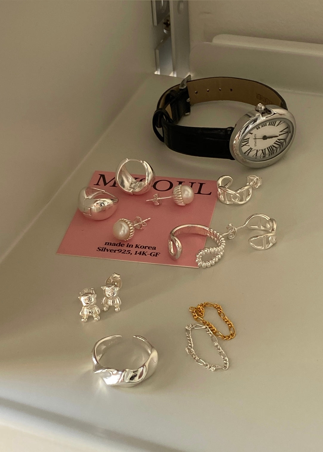 Classic Oval Roma Watch