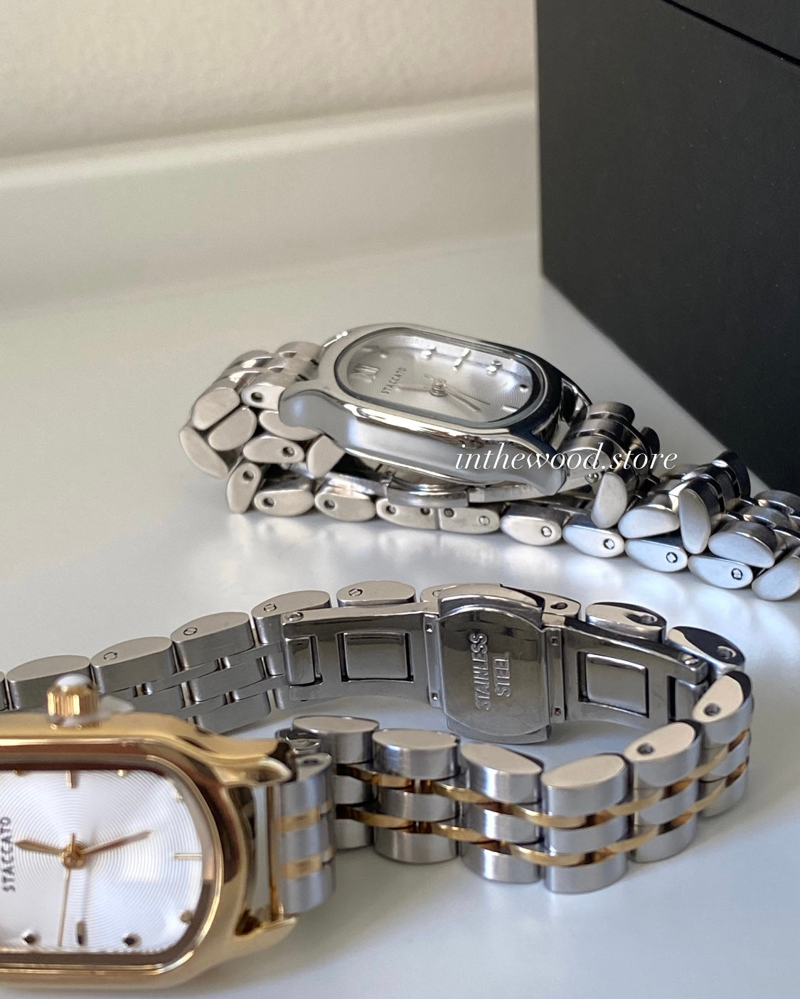 Classic Oval Steel WATCH