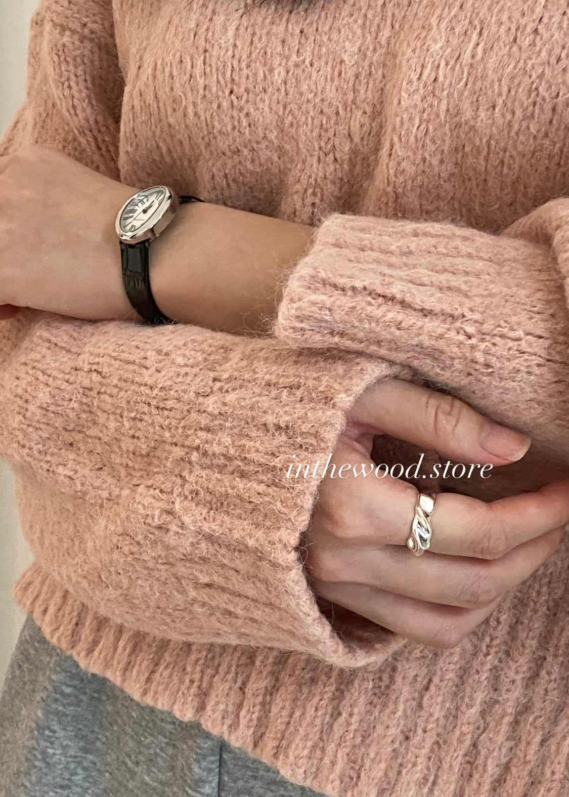 Classic Oval Roma Watch