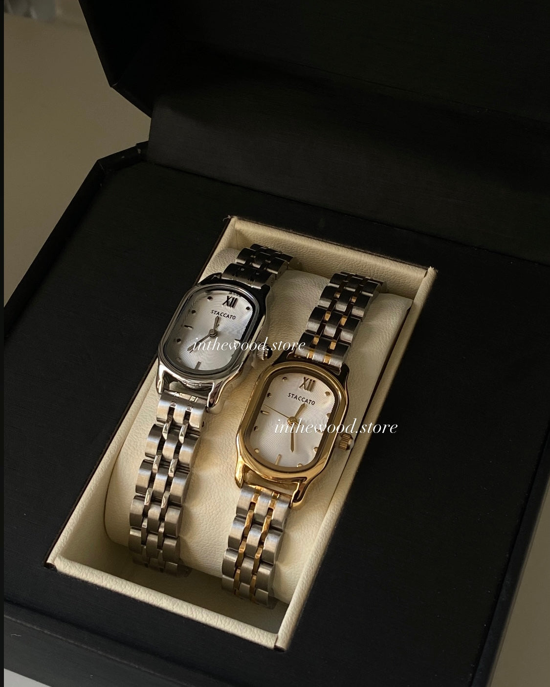 Classic Oval Steel WATCH