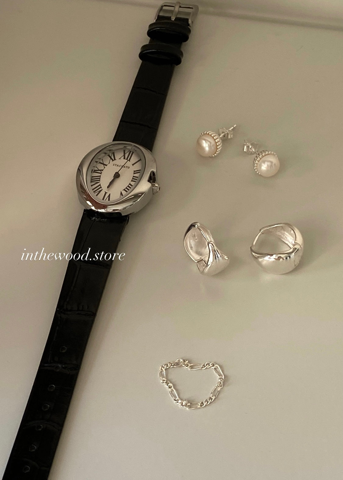 Classic Oval Roma Watch