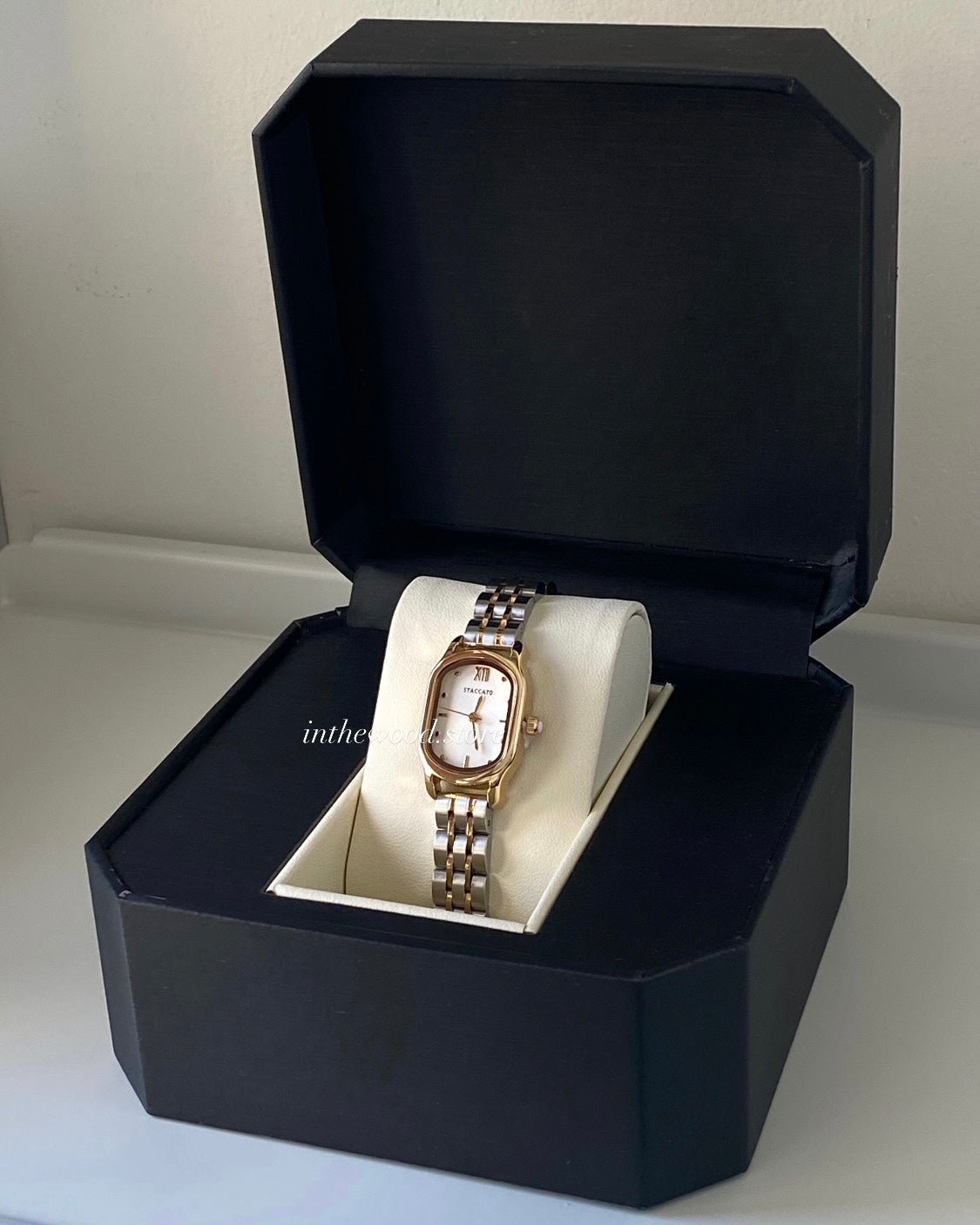 Classic Oval Steel WATCH