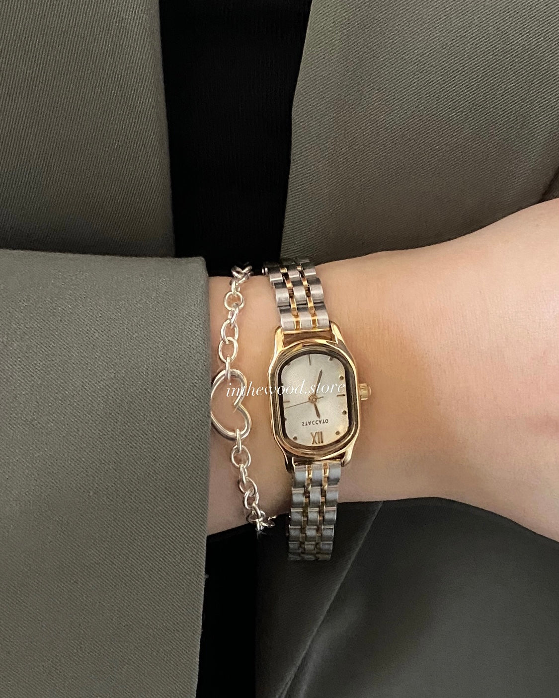 Classic Oval Steel WATCH