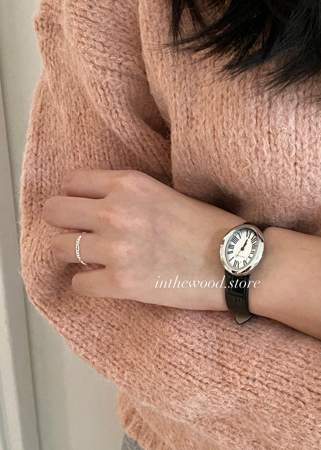 Classic Oval Roma Watch