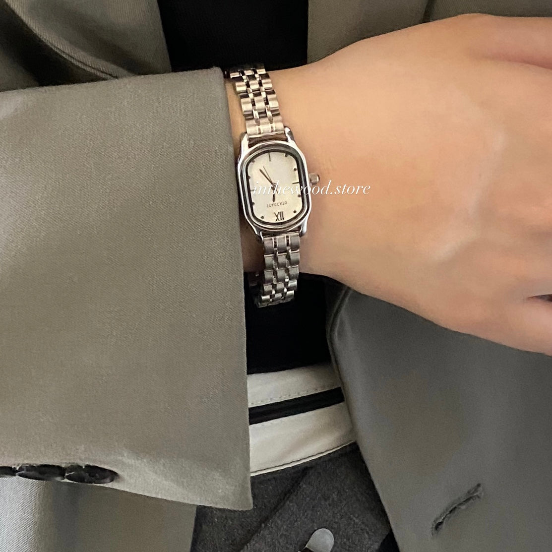 Classic Oval Steel WATCH