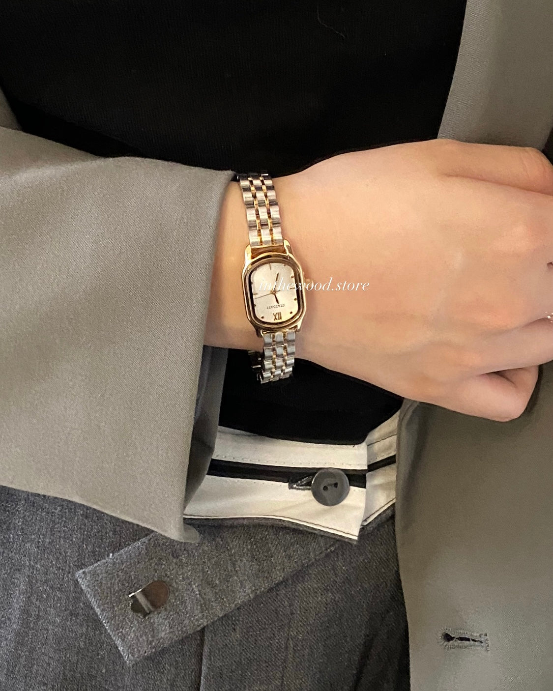 Classic Oval Steel WATCH