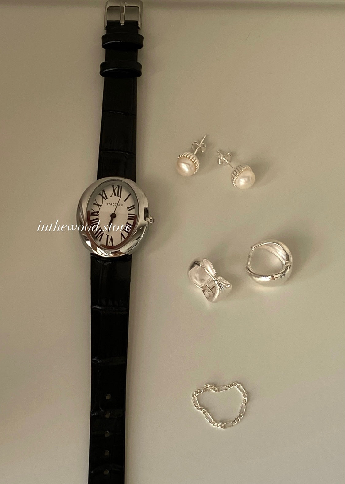 Classic Oval Roma Watch