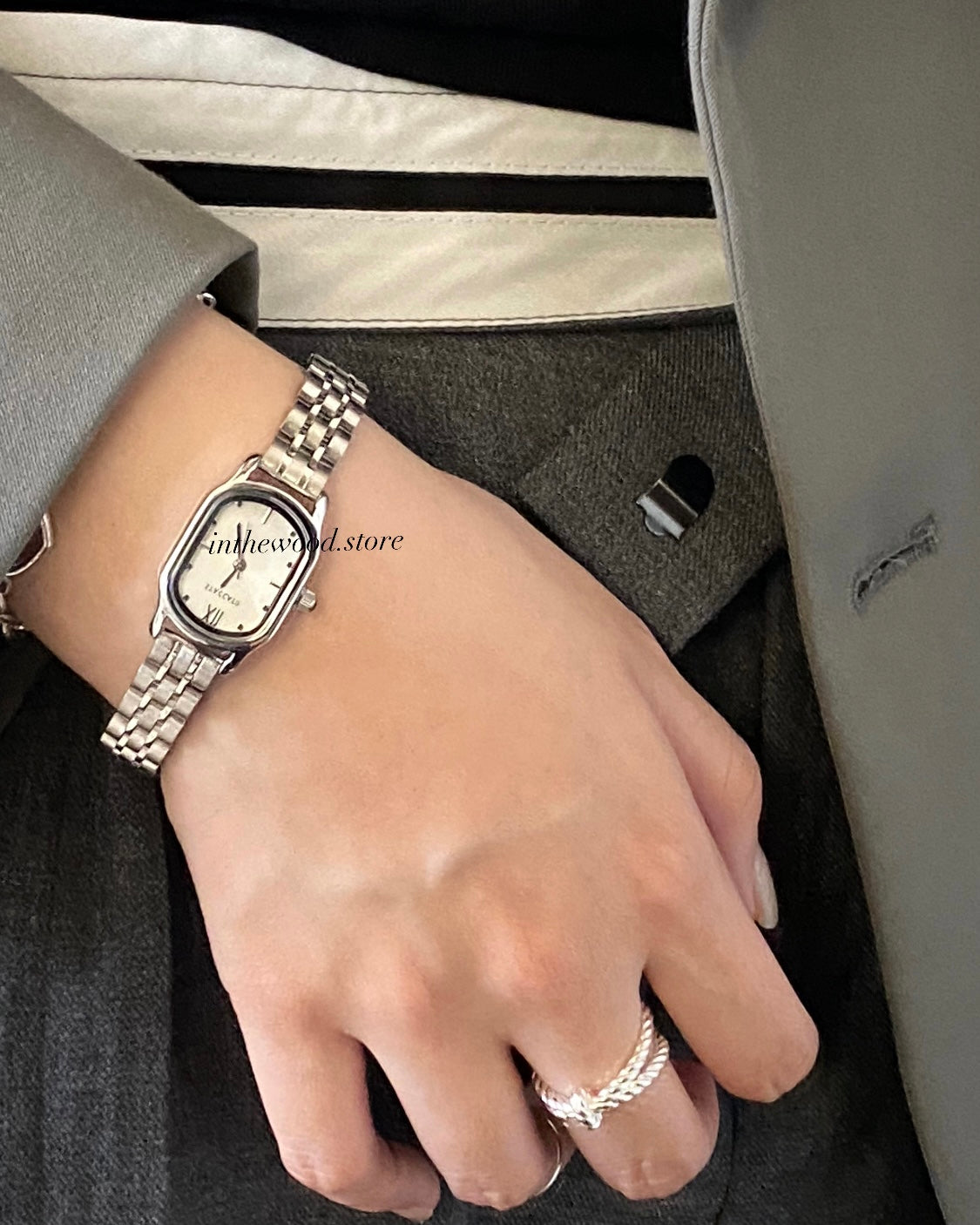 Classic Oval Steel WATCH