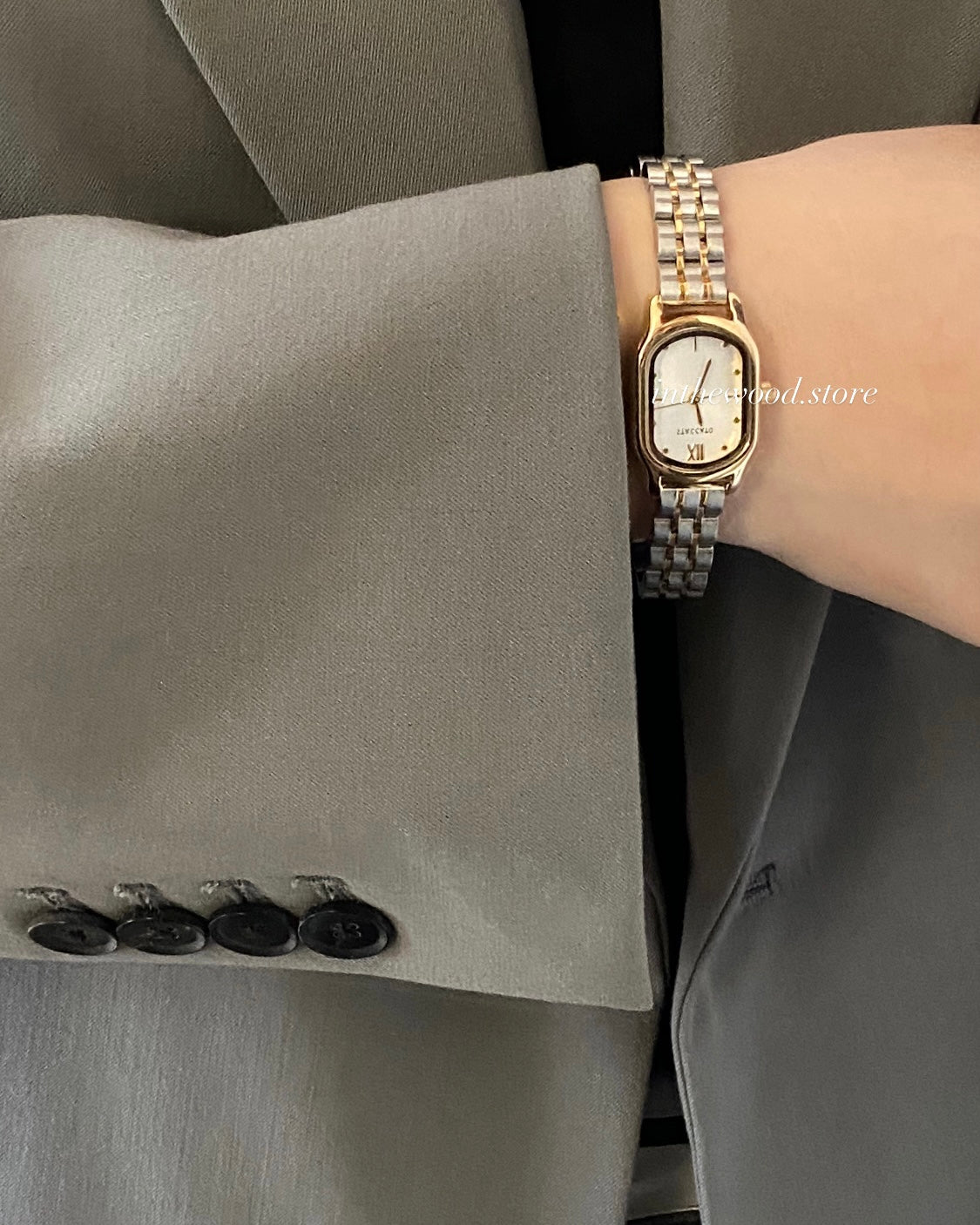 Classic Oval Steel WATCH