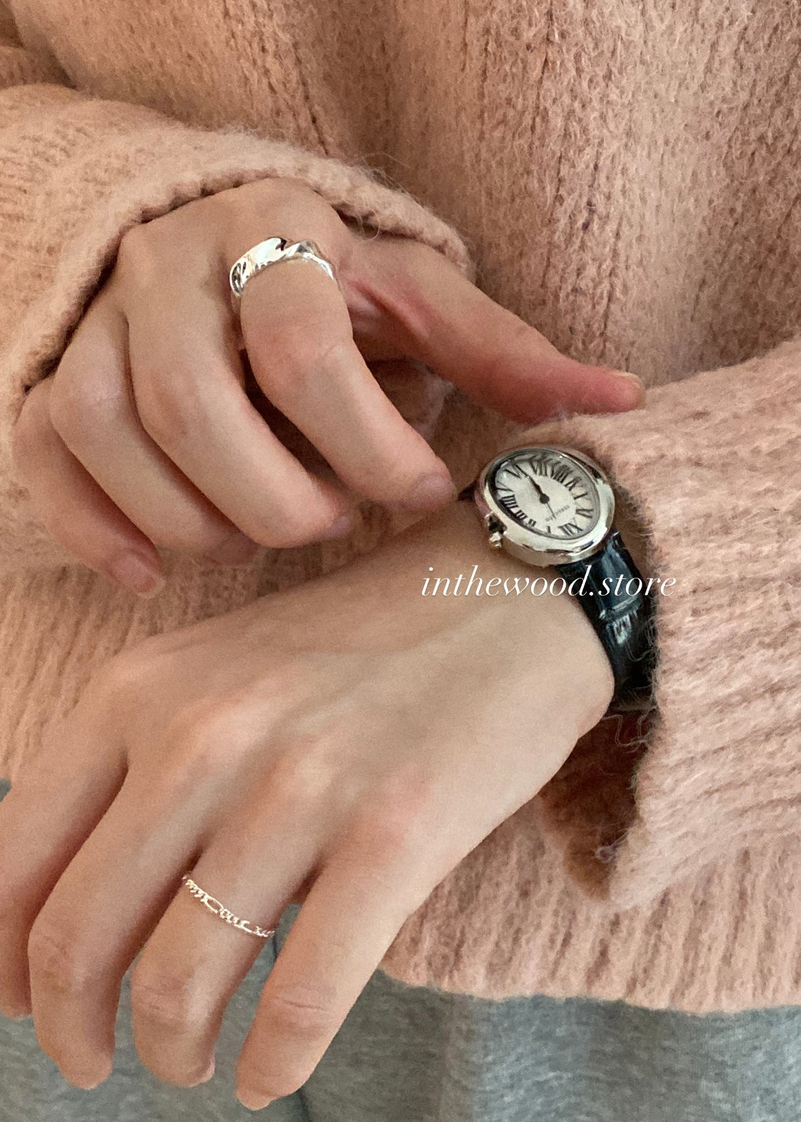 Classic Oval Roma Watch