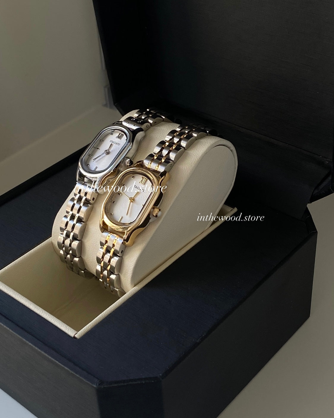 Classic Oval Steel WATCH