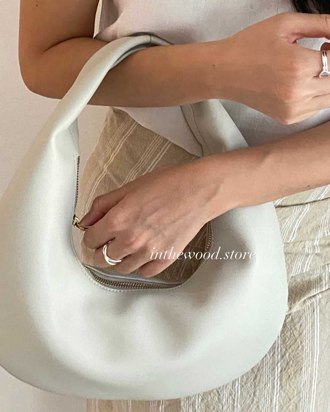 [Genuine cowhide] Moon Bag