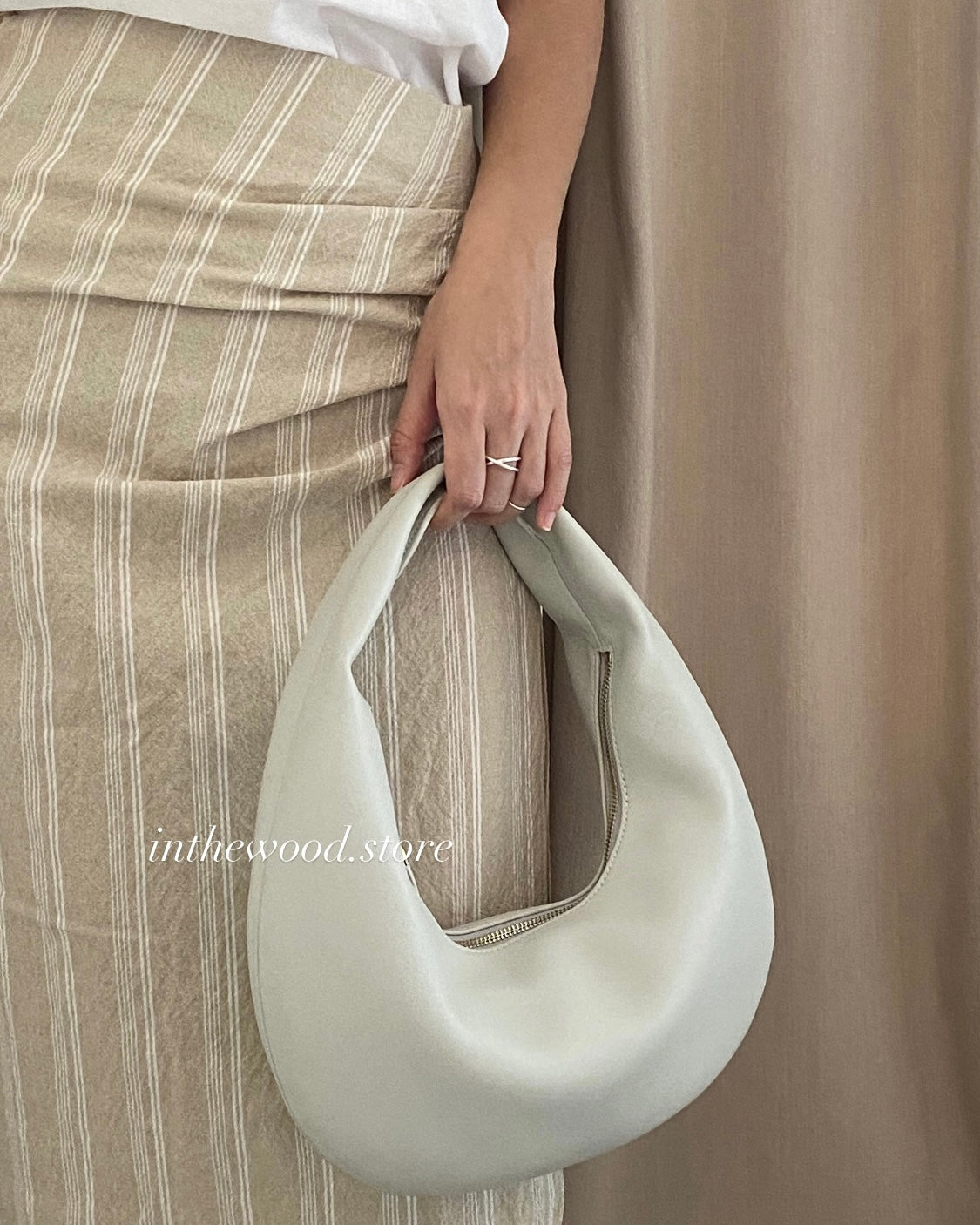 [Genuine cowhide] Moon Bag