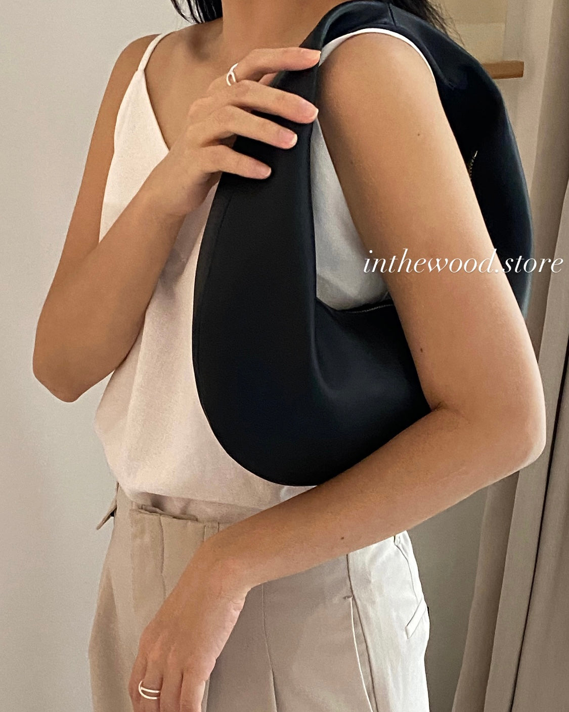 [Genuine cowhide] Moon Bag