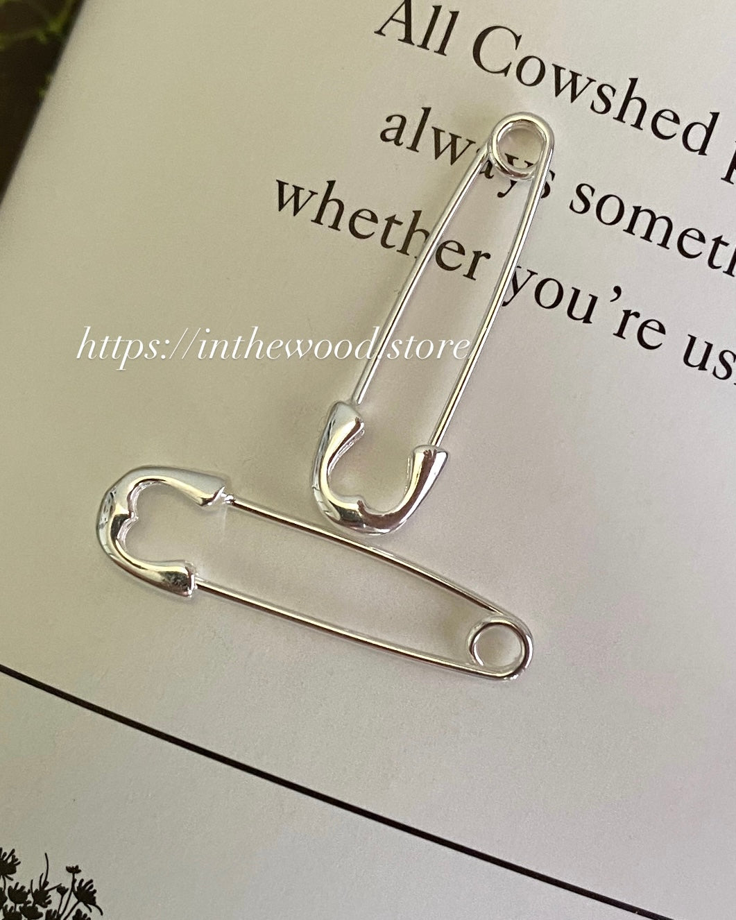 [925silver] LOVE Pin Earrings