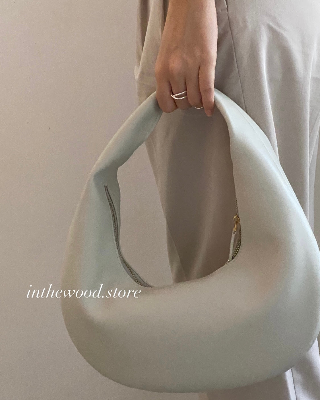 [Genuine cowhide] Moon Bag