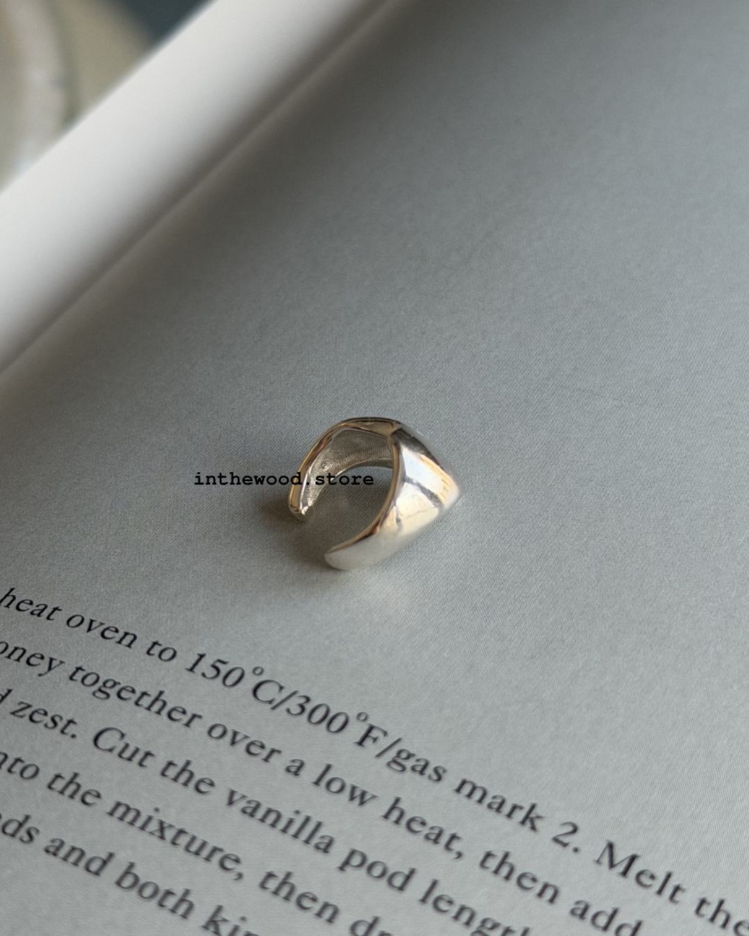 [925silver] Bold Heart Ear Cuff