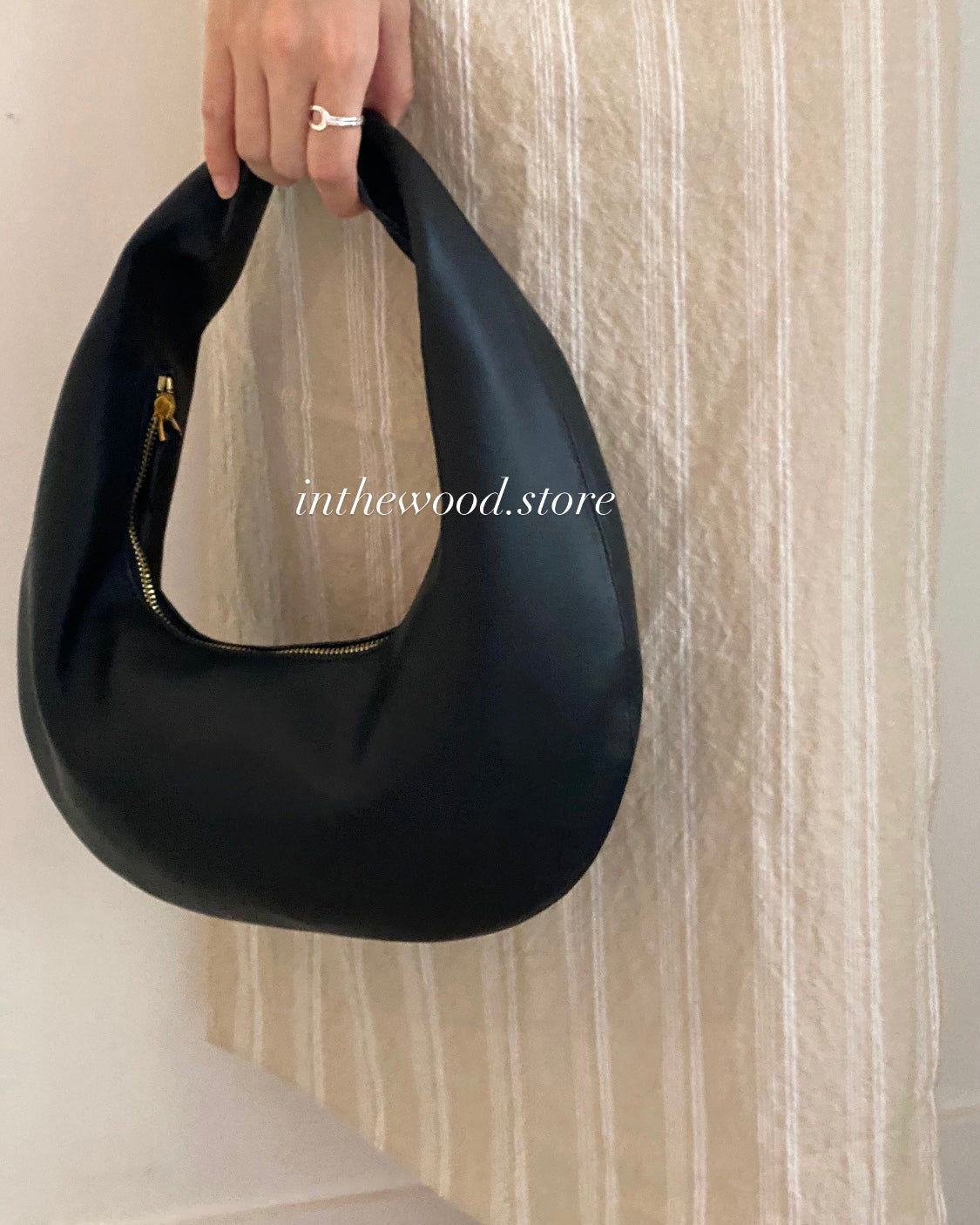 [Genuine cowhide] Moon Bag