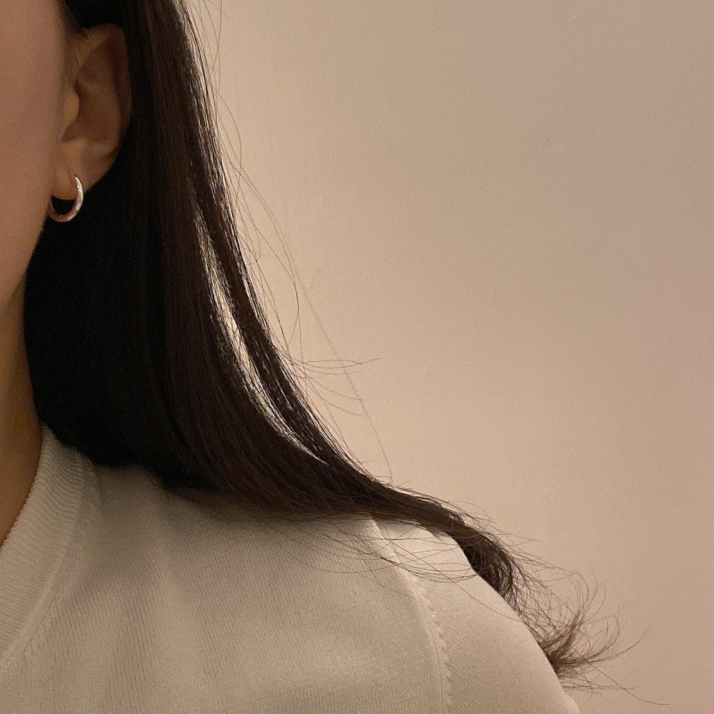 [925silver] Plain One Touch Earrings